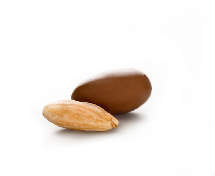 Toasted almond dipped in creamy milk chocolate (Baby Tube Nº4)